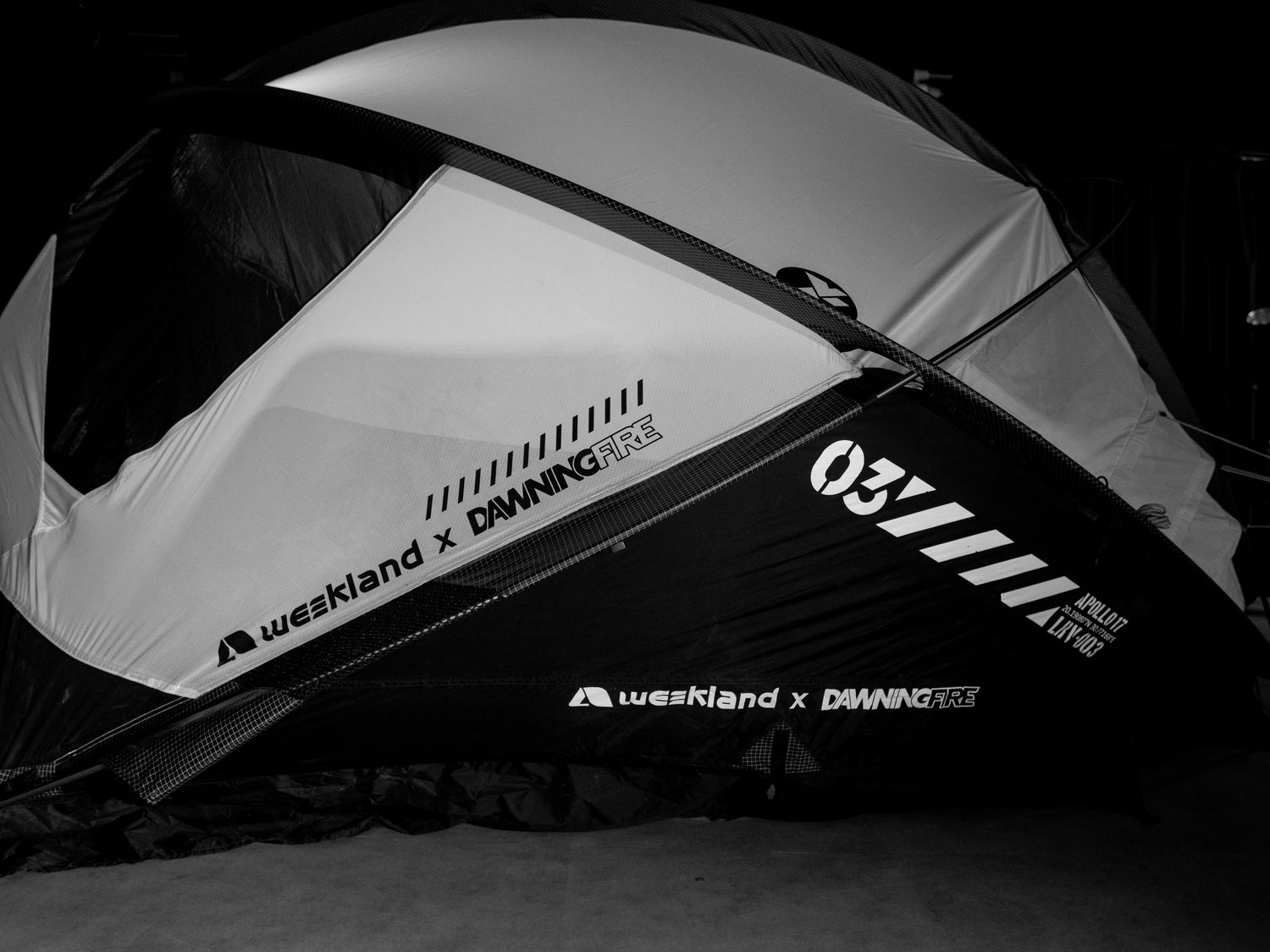 DawningFire × Weekland Watcherテント – ホワイトウォリアーヘルメット